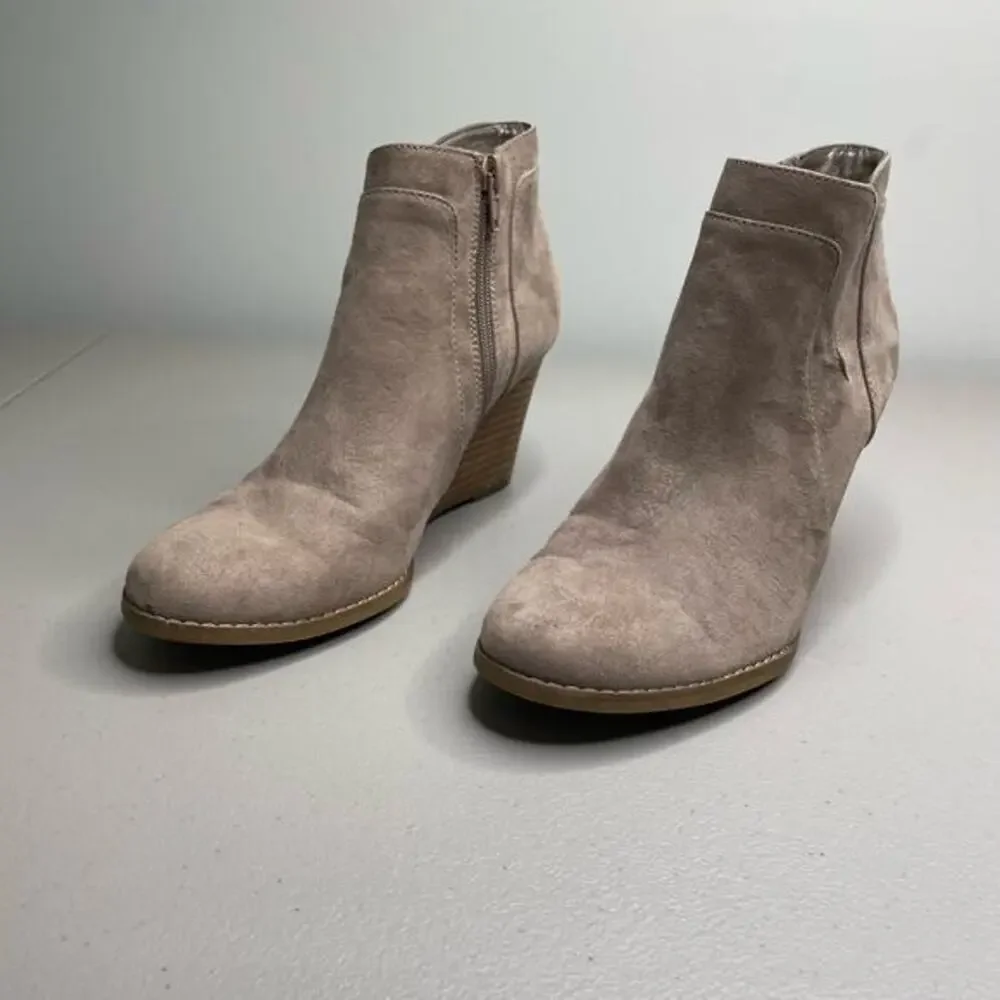 Steve‎ Madden Wedge Ankle Booties Suede Round Toe Side Zip Tan Size 7 Country